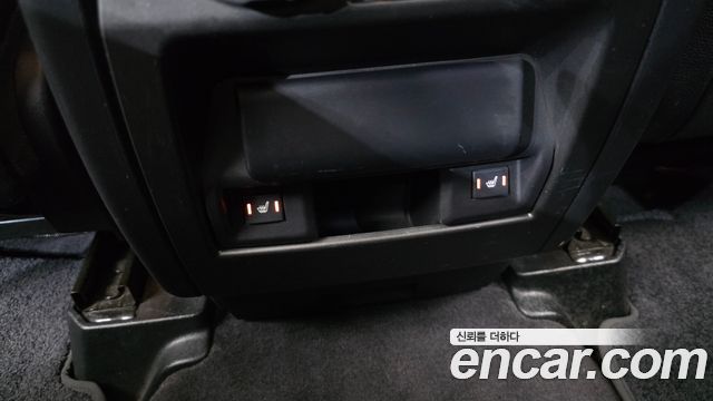 Land Rover Discovery 2011 — photo 20