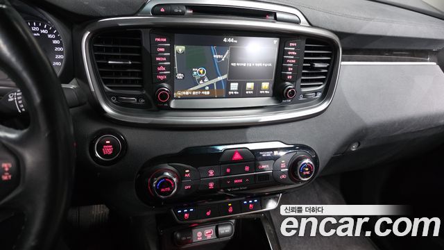 Kia Sorento 2016 — photo 20