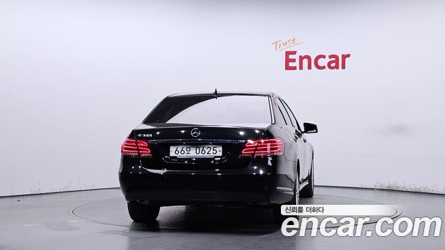 Mercedes-Benz E-Class 2016 — photo 4