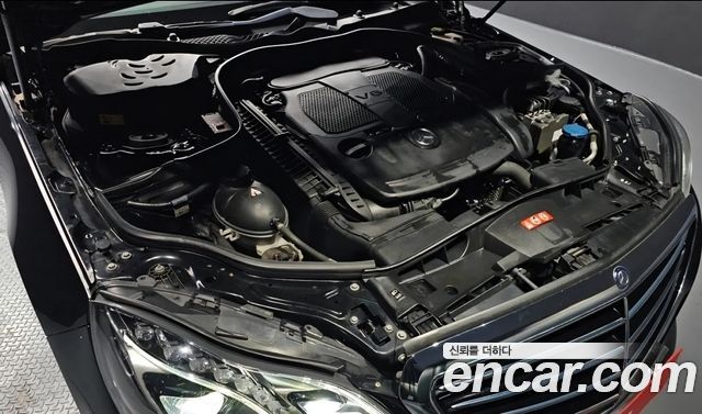 Mercedes-Benz E-Class 2016 — photo 6
