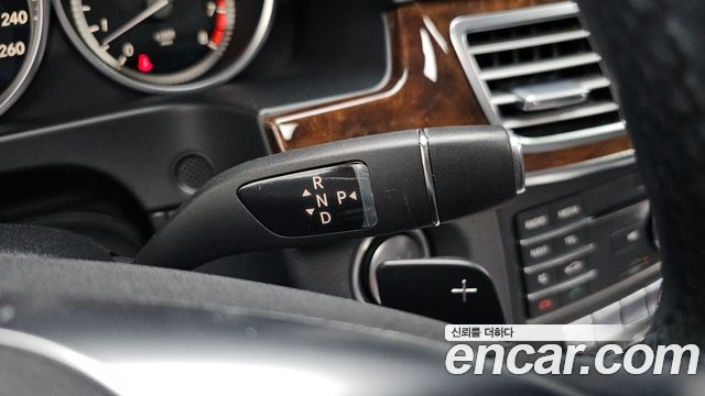 Mercedes-Benz E-Class 2016 — photo 9