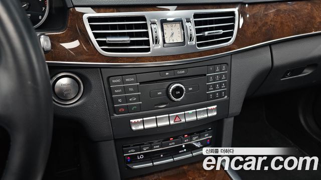 Mercedes-Benz E-Class 2016 — photo 17