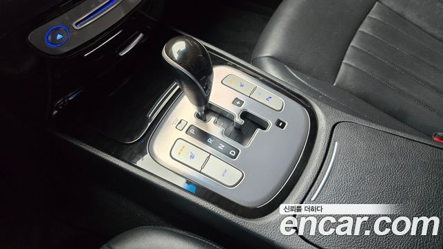 Hyundai Genesis 2013 — photo 12