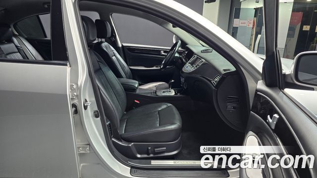 Hyundai Genesis 2013 — photo 17