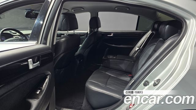 Hyundai Genesis 2013 — photo 18