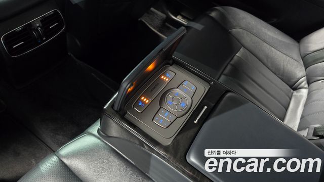 Hyundai Genesis 2013 — photo 22