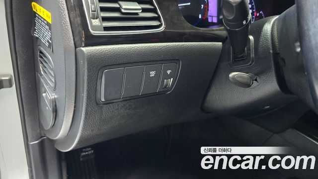 Hyundai Genesis 2013 — photo 26