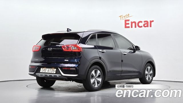 Kia Niro 2017 — photo 2