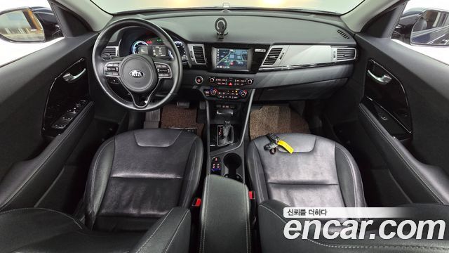 Kia Niro 2017 — photo 10