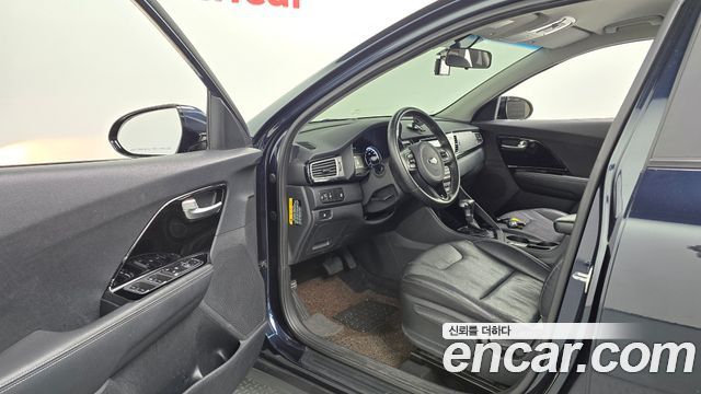 Kia Niro 2017 — photo 13