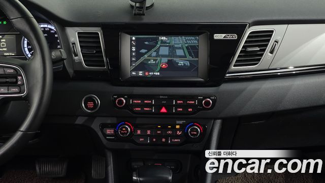 Kia Niro 2017 — photo 25