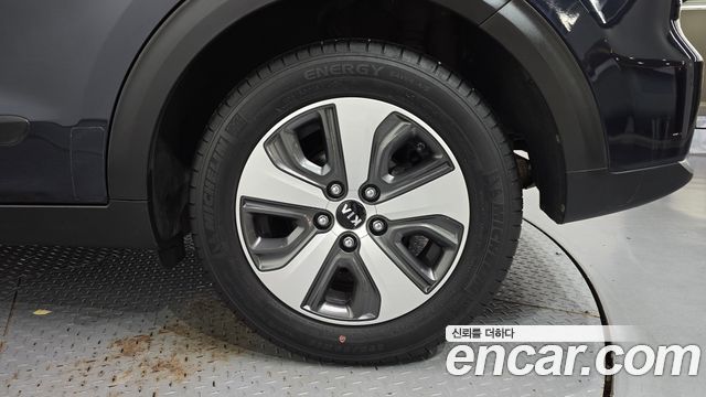 Kia Niro 2017 — photo 7