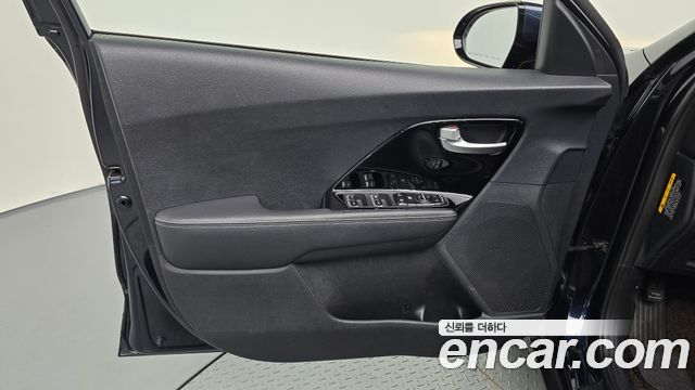 Kia Niro 2017 — photo 14