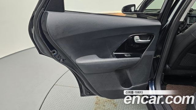 Kia Niro 2017 — photo 15