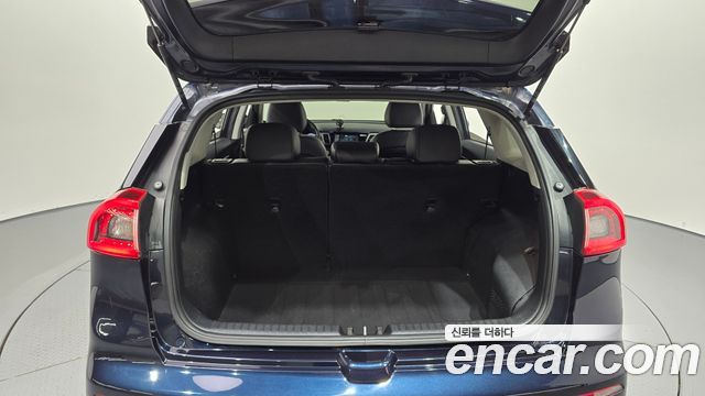 Kia Niro 2017 — photo 30