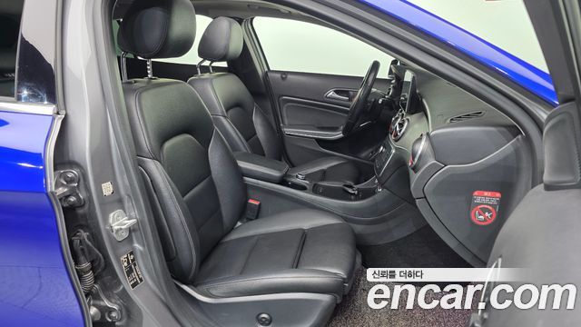 Mercedes-Benz GLA-Class 2016 — photo 11