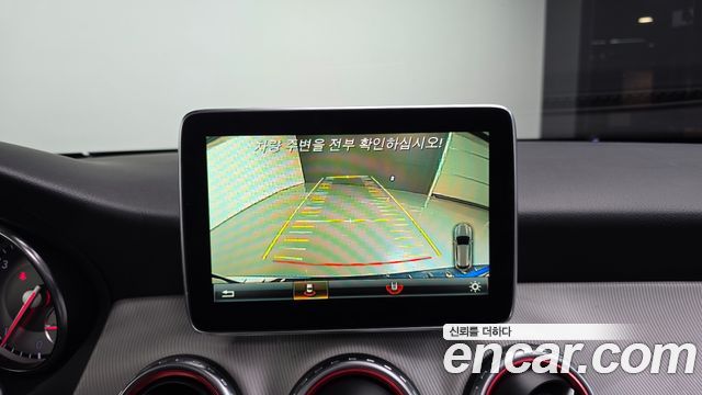 Mercedes-Benz GLA-Class 2016 — photo 15