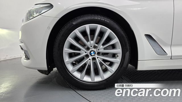 BMW 5-Series 2018 — photo 5