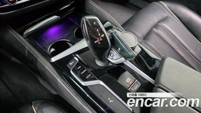 BMW 5-Series 2018 — photo 9