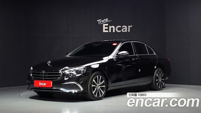 Mercedes-Benz E-Class 2022 — photo 1