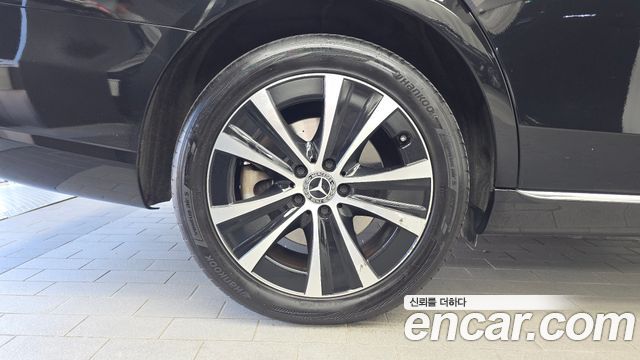 Mercedes-Benz E-Class 2022 — photo 5