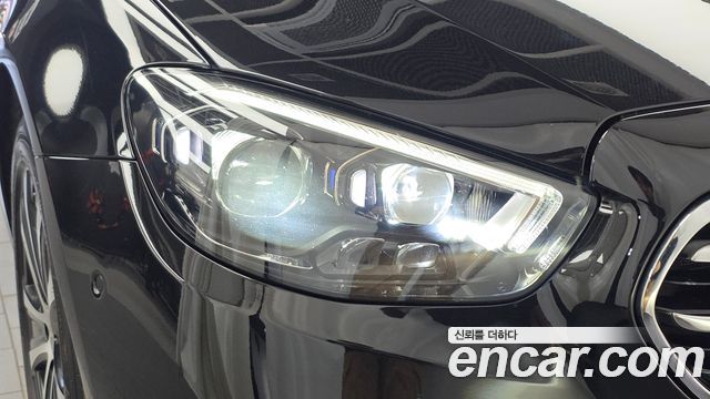Mercedes-Benz E-Class 2022 — photo 8