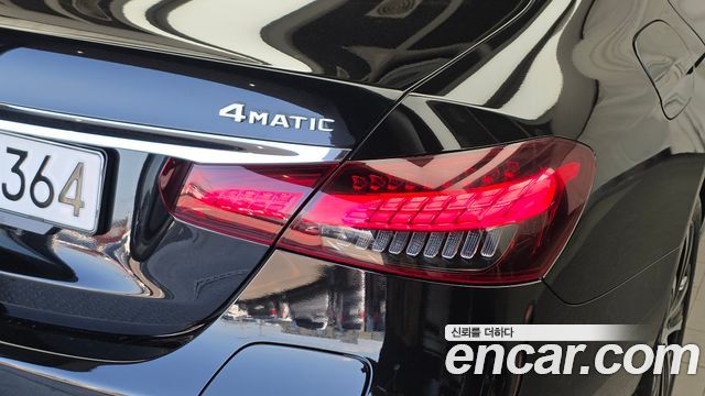 Mercedes-Benz E-Class 2022 — photo 9