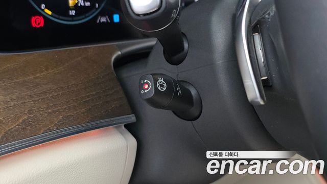 Mercedes-Benz E-Class 2022 — photo 27