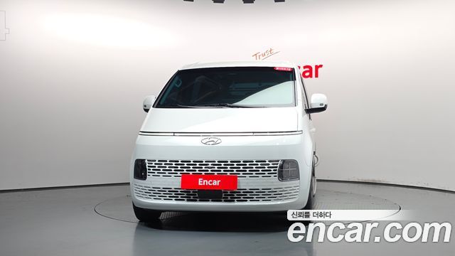 Hyundai Staria 2023 — photo 3