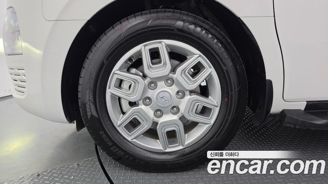 Hyundai Staria 2023 — photo 5