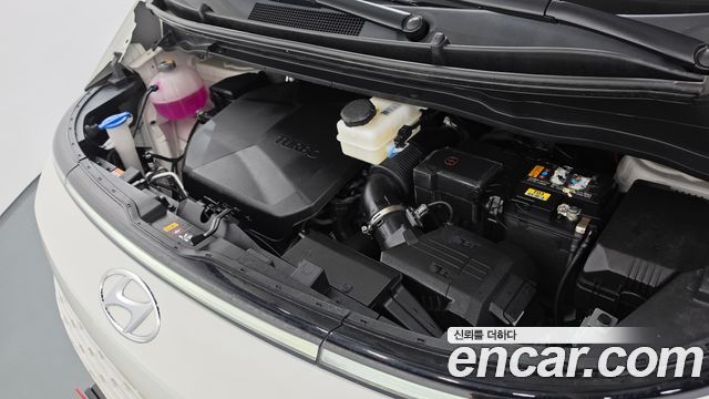 Hyundai Staria 2023 — photo 6