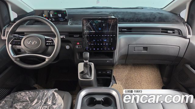 Hyundai Staria 2023 — photo 10