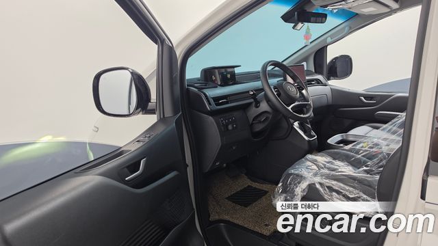Hyundai Staria 2023 — photo 13