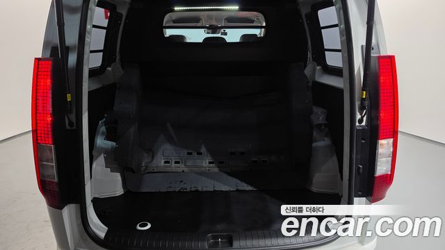 Hyundai Staria 2023 — photo 25