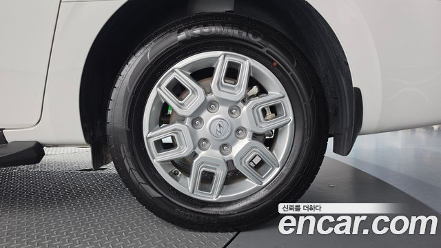 Hyundai Staria 2023 — photo 7