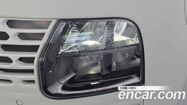 Hyundai Staria 2023 — photo 8