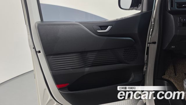 Hyundai Staria 2023 — photo 14