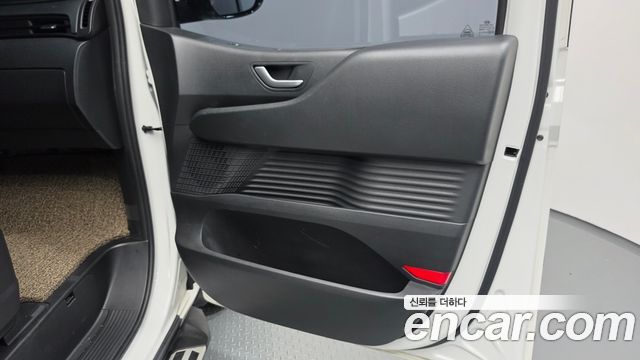 Hyundai Staria 2023 — photo 15