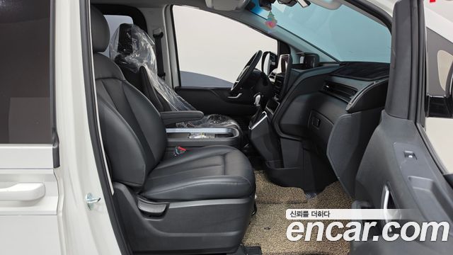 Hyundai Staria 2023 — photo 16