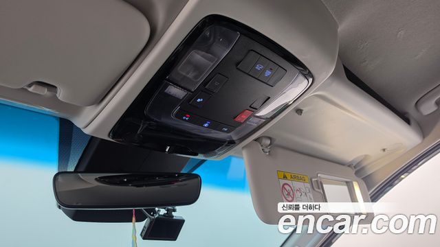 Hyundai Staria 2023 — photo 28