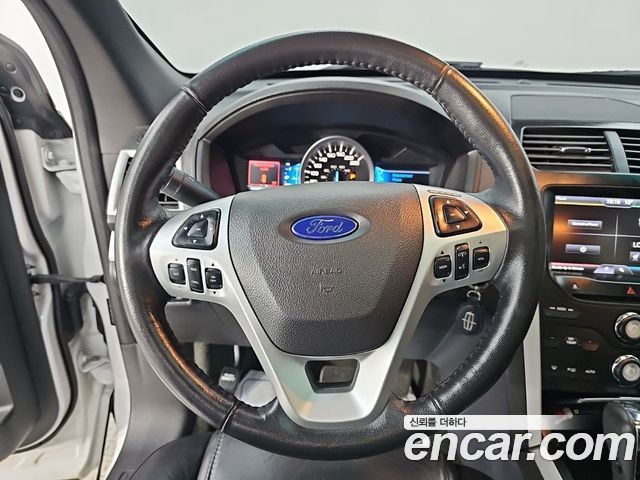 Ford Explorer 2013 — photo 9