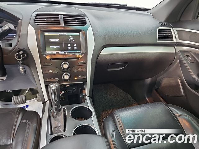 Ford Explorer 2013 — photo 10