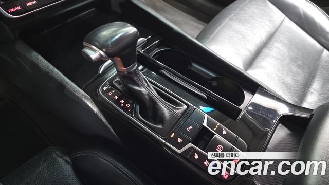 Kia K7 2016 — photo 12