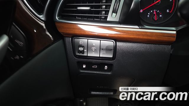 Kia K7 2016 — photo 24