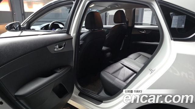 Kia K3 2020 — photo 16