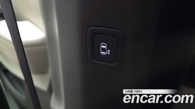 Kia Canival 2023 — photo 24