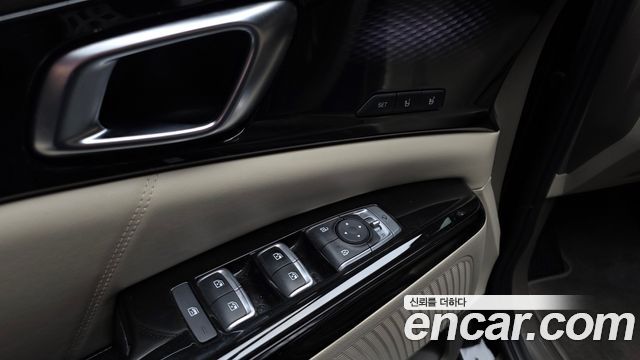 Kia Canival 2023 — photo 26