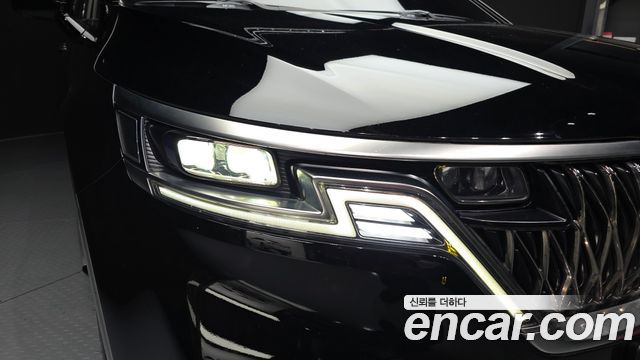Kia Canival 2023 — photo 8
