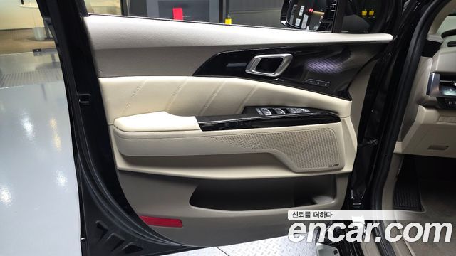 Kia Canival 2023 — photo 14