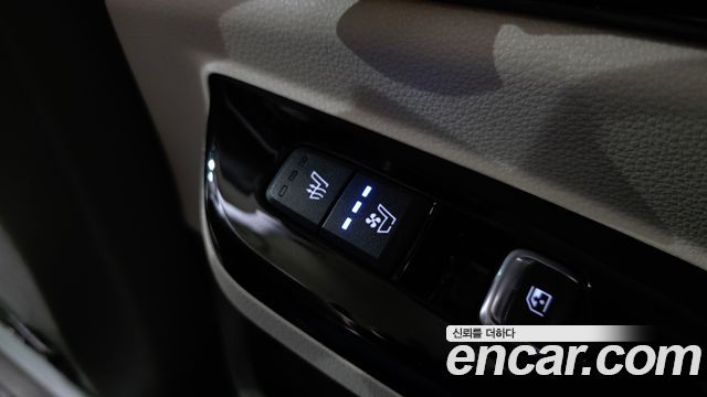 Kia Canival 2023 — photo 32
